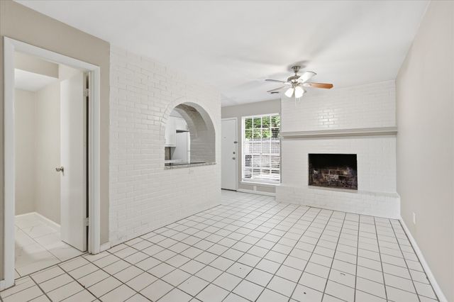 1910 W Sanford Street A, Arlington, TX 76012