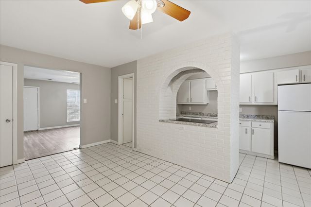 1910 W Sanford Street A, Arlington, TX 76012
