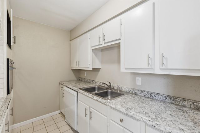 1910 W Sanford Street A, Arlington, TX 76012