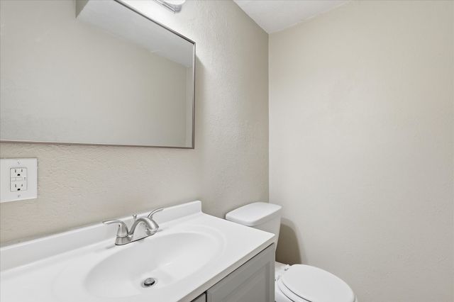 1910 W Sanford Street A, Arlington, TX 76012