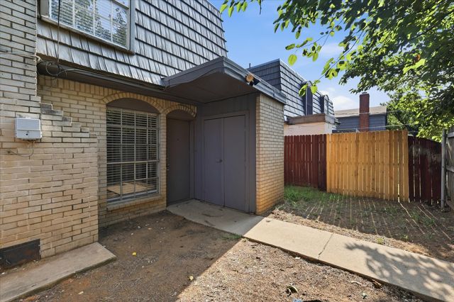 1910 W Sanford Street A, Arlington, TX 76012