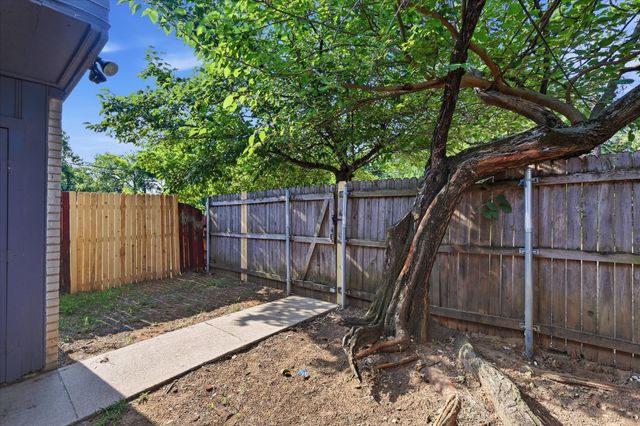 1910 W Sanford Street A, Arlington, TX 76012