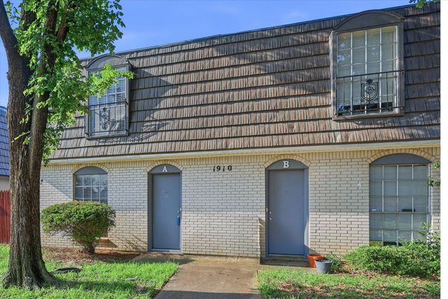 1910 W Sanford Street A, Arlington, TX 76012