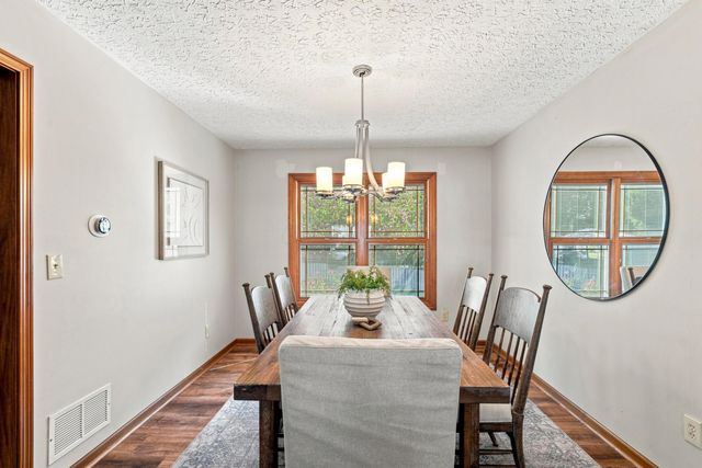 8482 Olenbrook Drive, Lewis Center, OH 43035