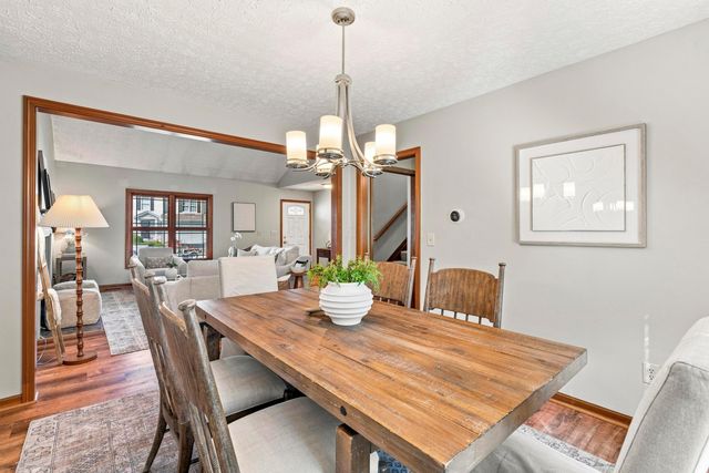 8482 Olenbrook Drive, Lewis Center, OH 43035