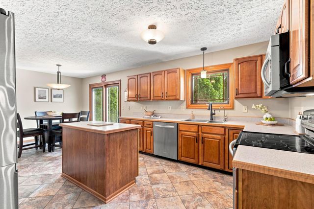 8482 Olenbrook Drive, Lewis Center, OH 43035
