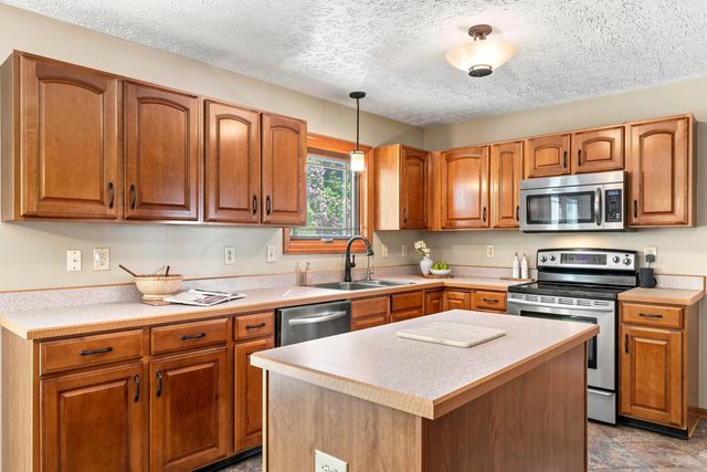 8482 Olenbrook Drive, Lewis Center, OH 43035
