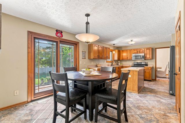8482 Olenbrook Drive, Lewis Center, OH 43035