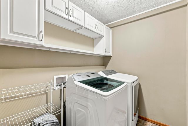 8482 Olenbrook Drive, Lewis Center, OH 43035