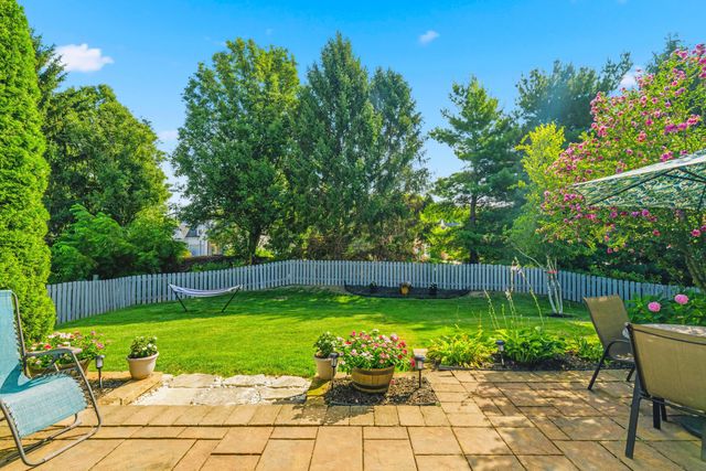 8482 Olenbrook Drive, Lewis Center, OH 43035