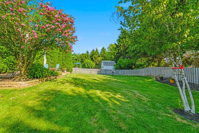 8482 Olenbrook Drive, Lewis Center, OH 43035