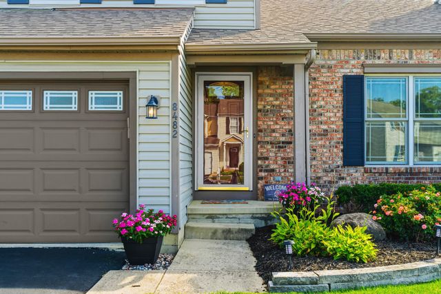 8482 Olenbrook Drive, Lewis Center, OH 43035