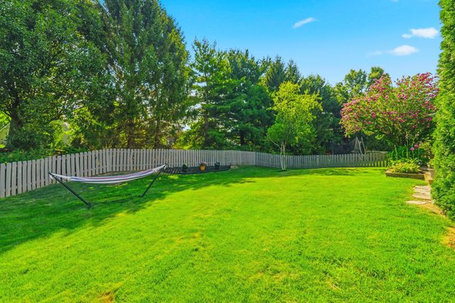 8482 Olenbrook Drive, Lewis Center, OH 43035