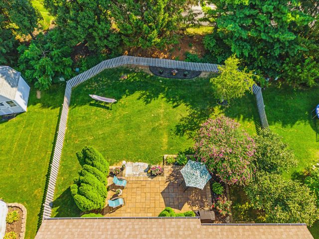 8482 Olenbrook Drive, Lewis Center, OH 43035