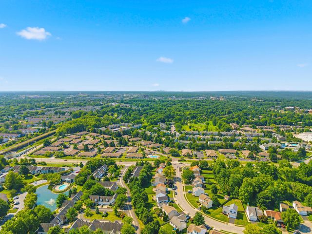 8482 Olenbrook Drive, Lewis Center, OH 43035