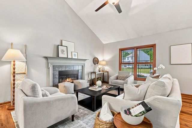 8482 Olenbrook Drive, Lewis Center, OH 43035