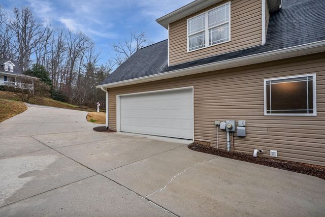 339 Knoll Creek Circle, Chattanooga, TN 37415