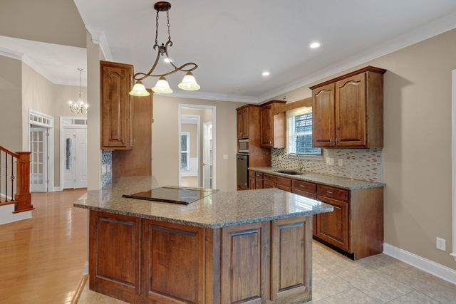 339 Knoll Creek Circle, Chattanooga, TN 37415