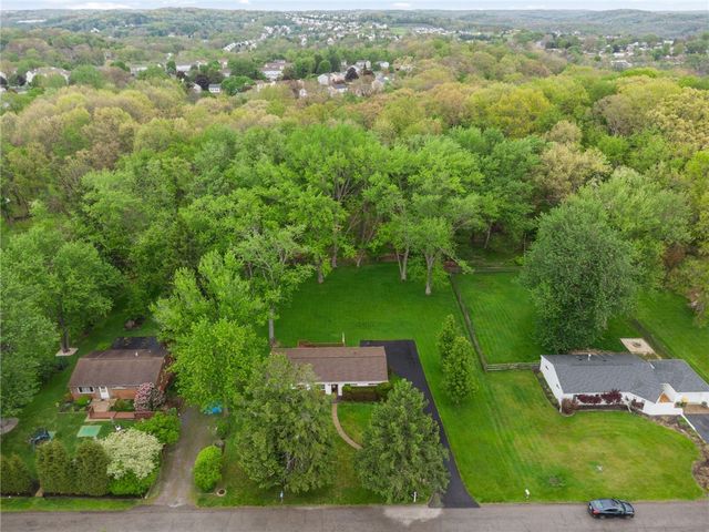 3305 Stag Drive, Hampton, PA 15044
