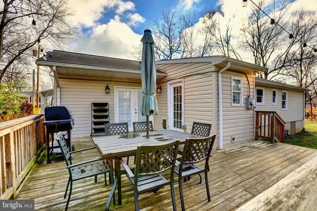 136 WOODCOCK AVE, Shepherdstown, WV 25443