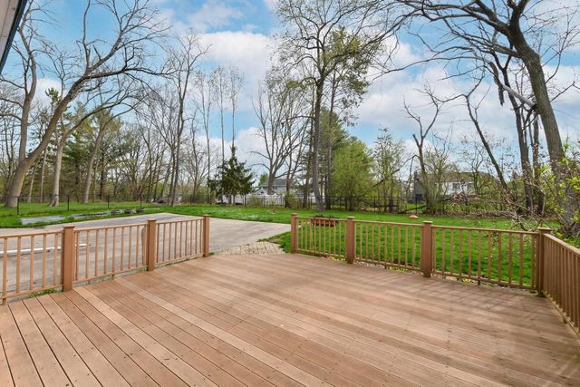 2828 River Bluff DRIVE, Janesville, WI 53545