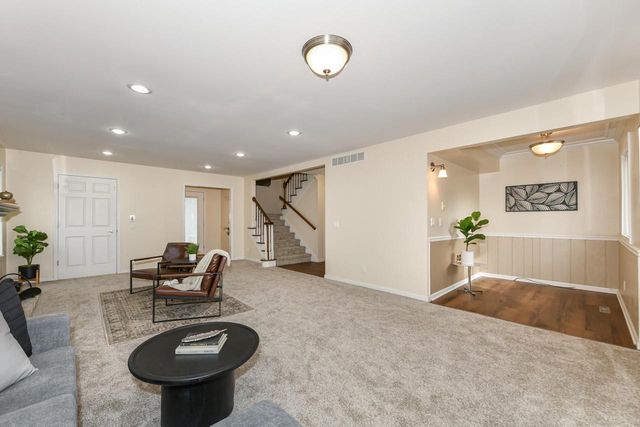 2828 River Bluff DRIVE, Janesville, WI 53545