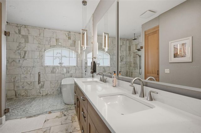 4618 AVENUE LONGCHAMPS, Lutz, FL 33558