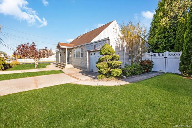 53 Lincoln Boulevard, Bethpage, NY 11714