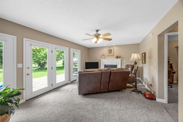 13 South View Drive NE, Iowa City, IA 52240