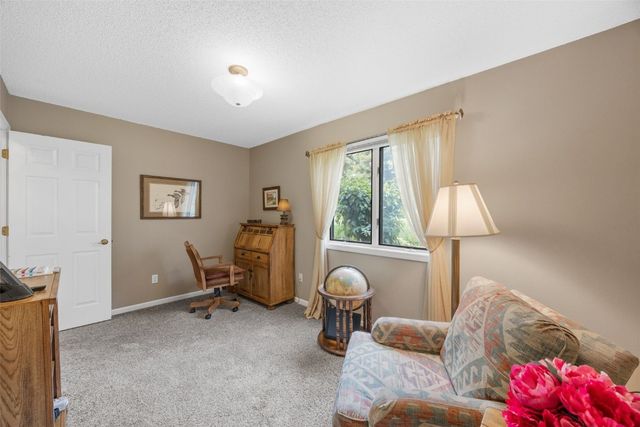 13 South View Drive NE, Iowa City, IA 52240