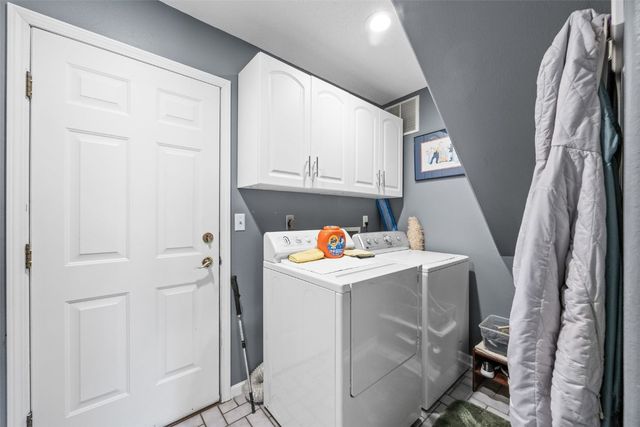 13 South View Drive NE, Iowa City, IA 52240