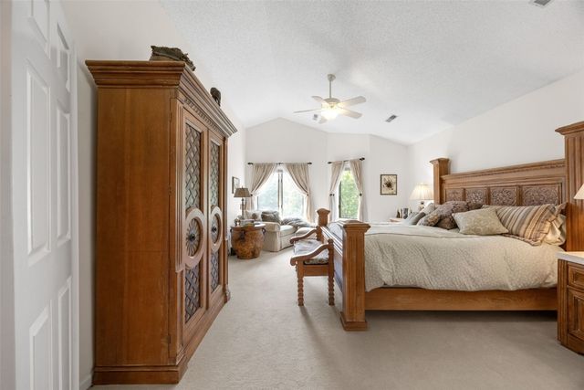 13 South View Drive NE, Iowa City, IA 52240