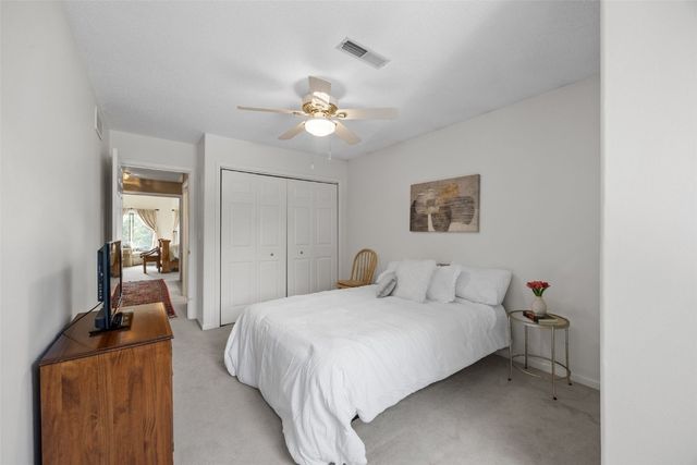 13 South View Drive NE, Iowa City, IA 52240