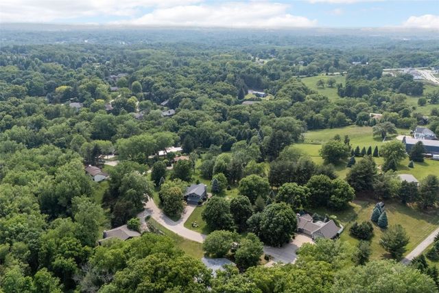 13 South View Drive NE, Iowa City, IA 52240