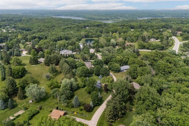 13 South View Drive NE, Iowa City, IA 52240