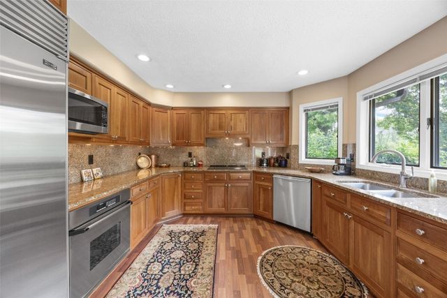 13 South View Drive NE, Iowa City, IA 52240