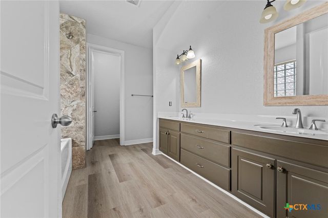 2213 Small Town Drive, New Braunfels, TX 78130