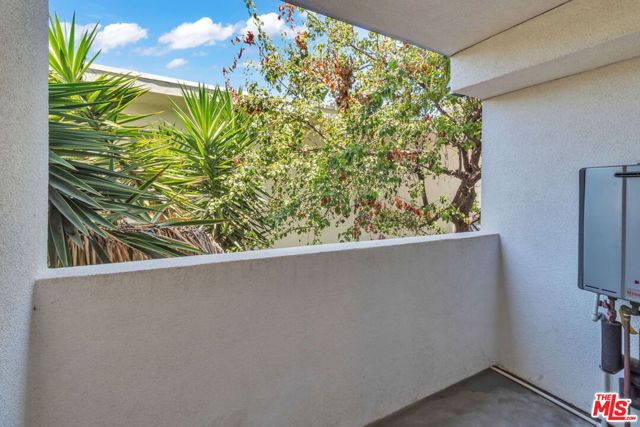 3667 Mentone Avenue 4, Los Angeles, CA 90034