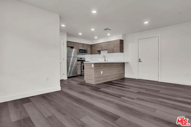 3667 Mentone Avenue 4, Los Angeles, CA 90034
