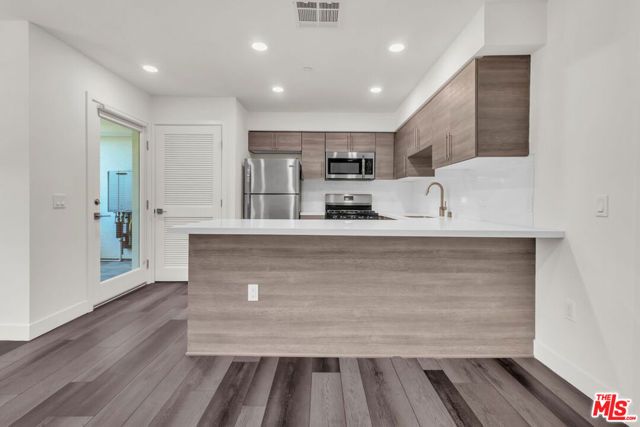 3667 Mentone Avenue 4, Los Angeles, CA 90034