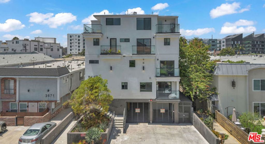 3667 Mentone Avenue 4, Los Angeles, CA 90034
