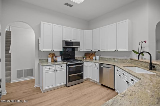 1453 HARRINGTON PARK Drive, Jacksonville, FL 32225