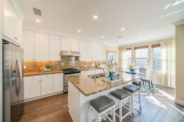 103 Oasis, Irvine, CA 92620
