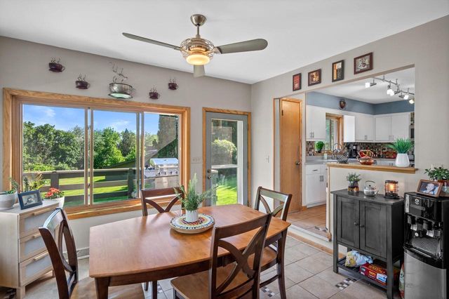 5220 S Skyline DRIVE, New Berlin, WI 53151