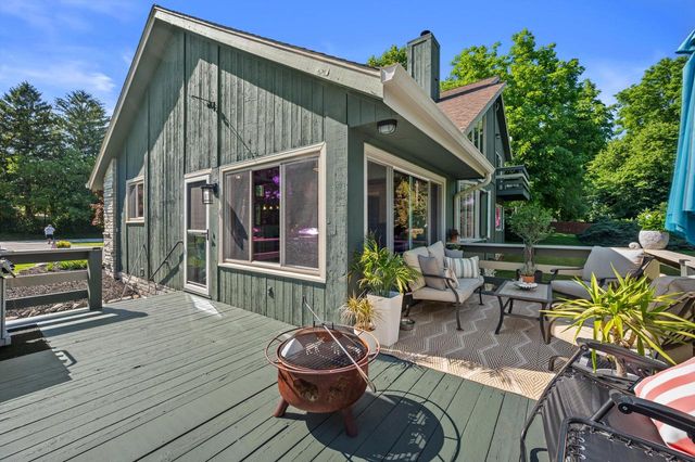 5220 S Skyline DRIVE, New Berlin, WI 53151