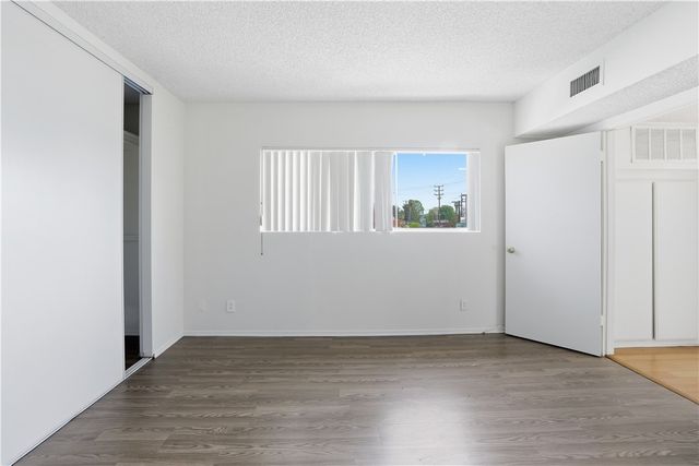 12203 Magnolia 204, Valley Village, CA 91607