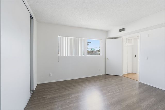 12203 Magnolia 204, Valley Village, CA 91607