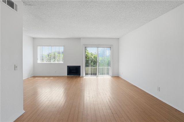 12203 Magnolia 204, Valley Village, CA 91607