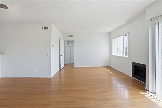 12203 Magnolia 204, Valley Village, CA 91607