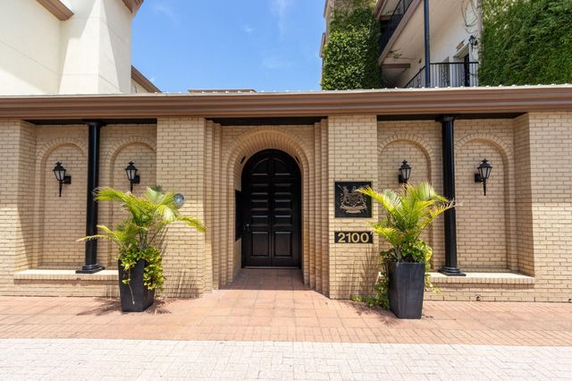 2102 Post Office Street Corner 8, Galveston, TX 77550